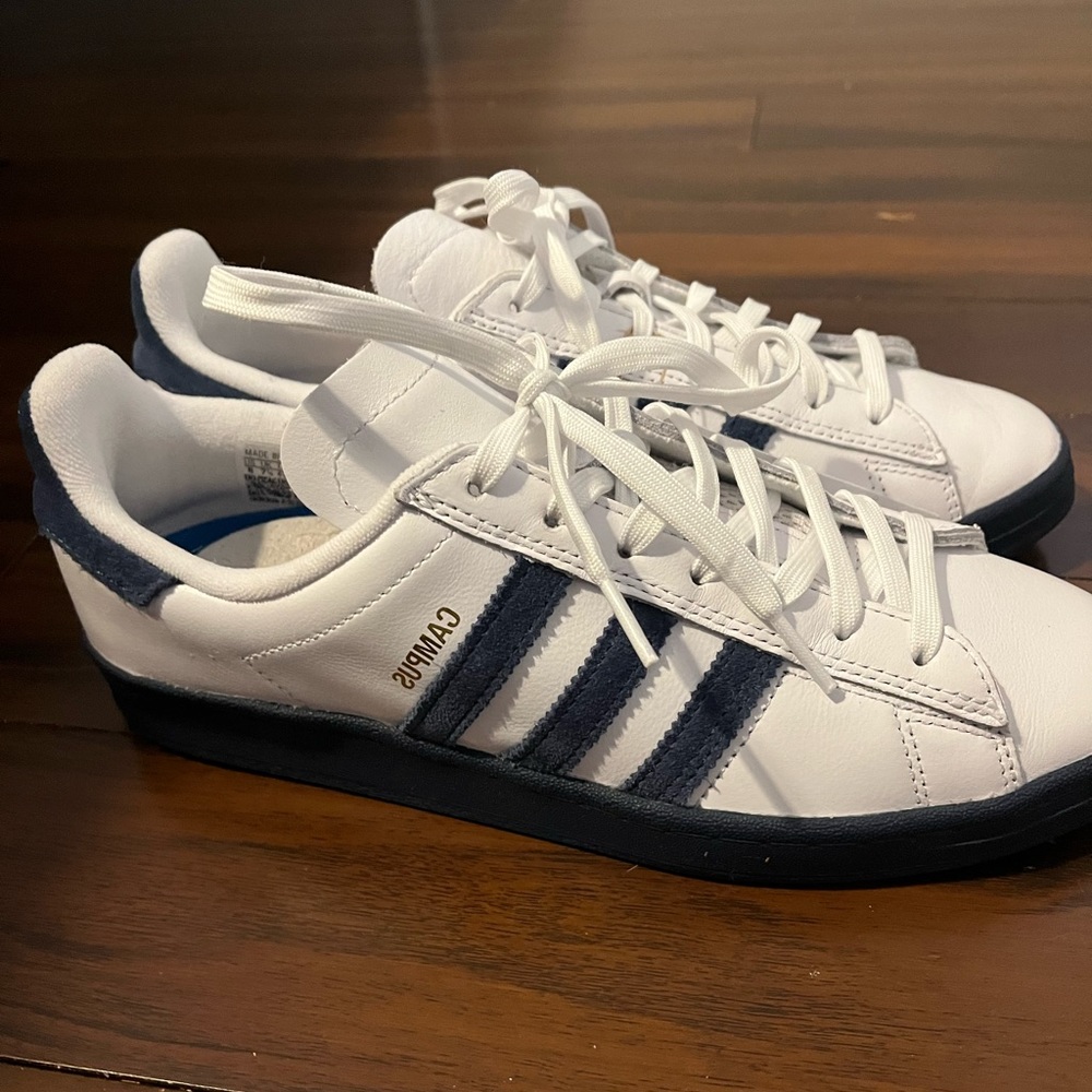 Brand new size 8 unisex adidas campus adv sneakers.